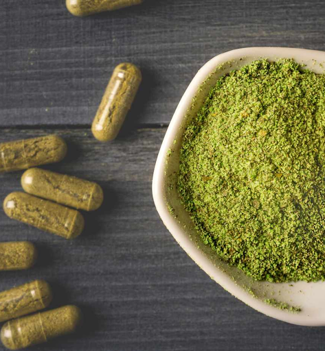 kratom powder and capsules